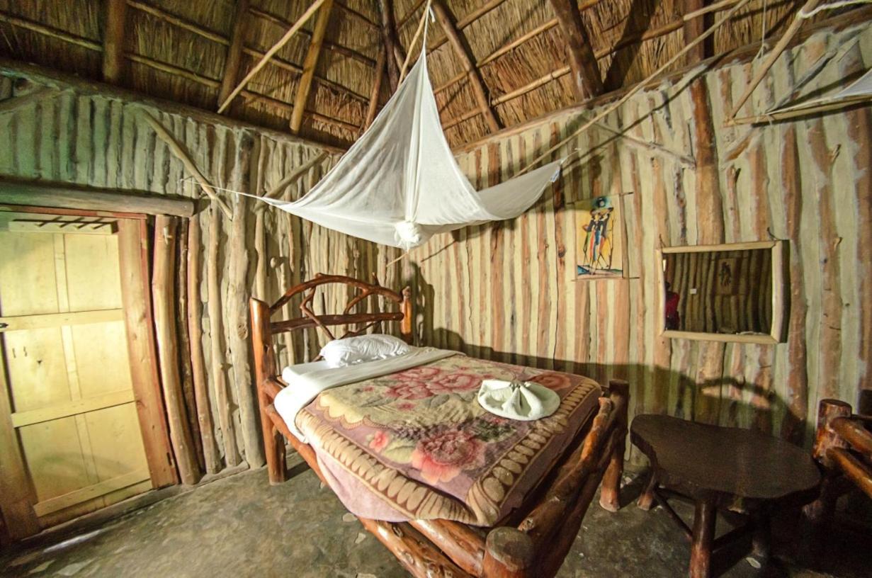 Rubirizi Dave The Cave Eco Lodge And Cultural Campsite מראה חיצוני תמונה