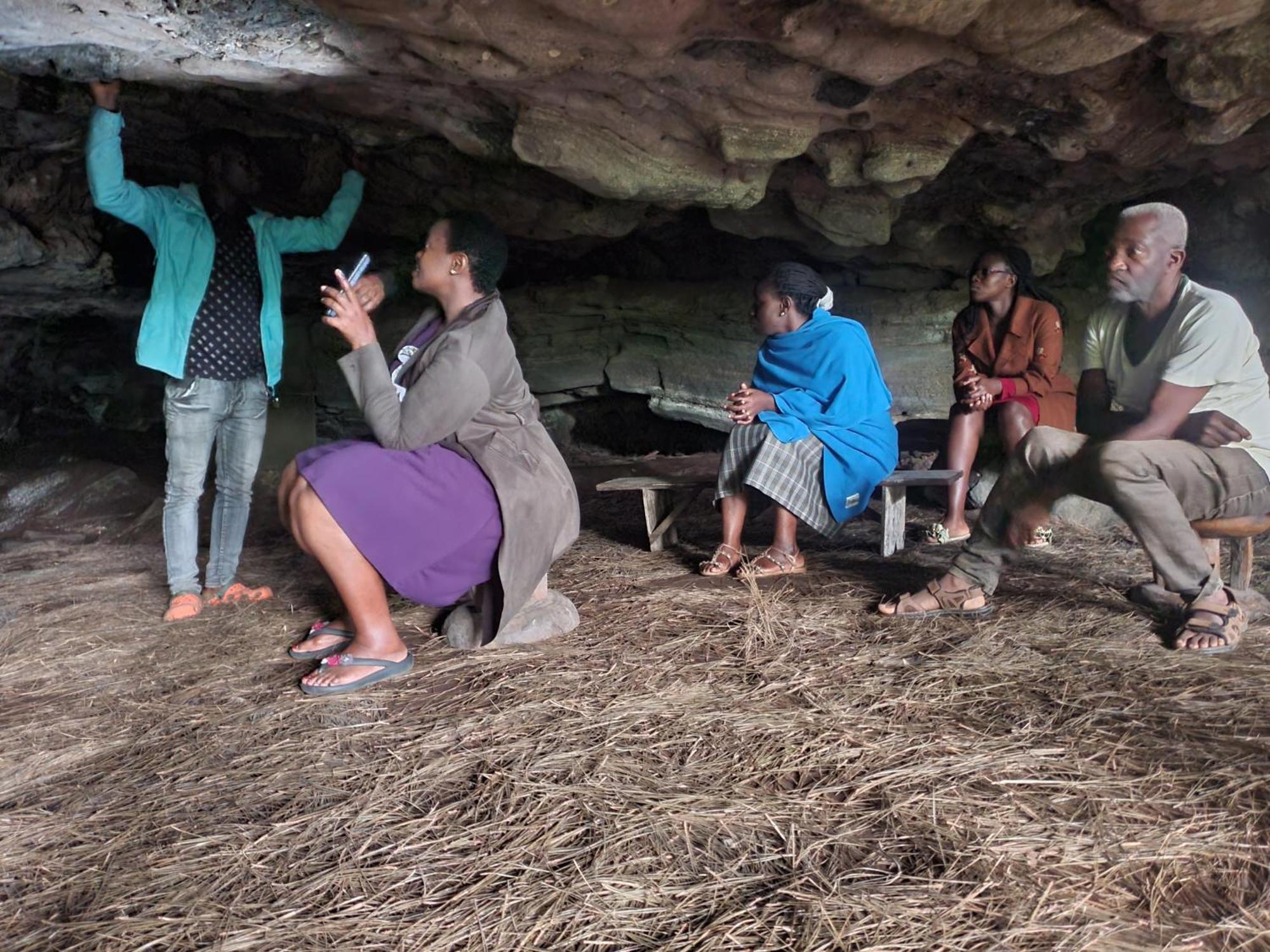 Rubirizi Dave The Cave Eco Lodge And Cultural Campsite מראה חיצוני תמונה